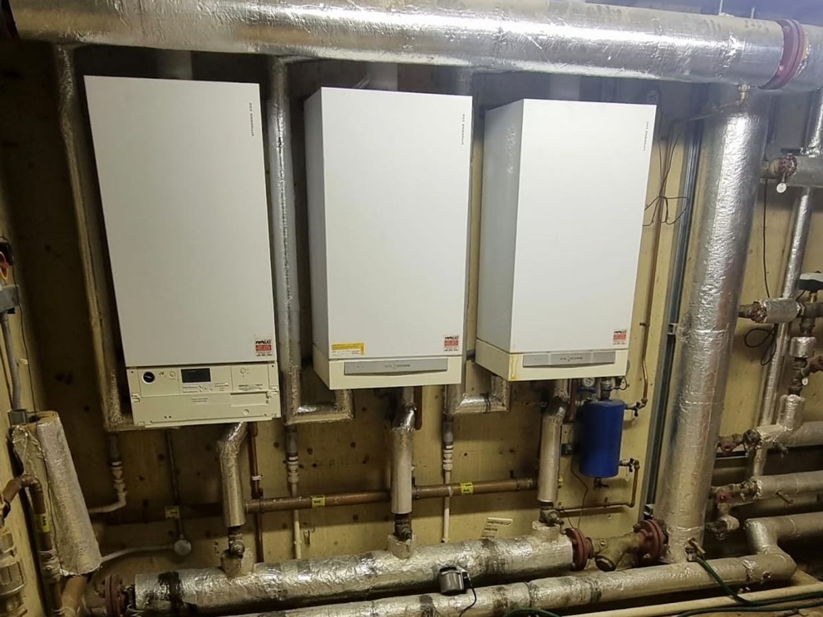 Hot water cylinder installation