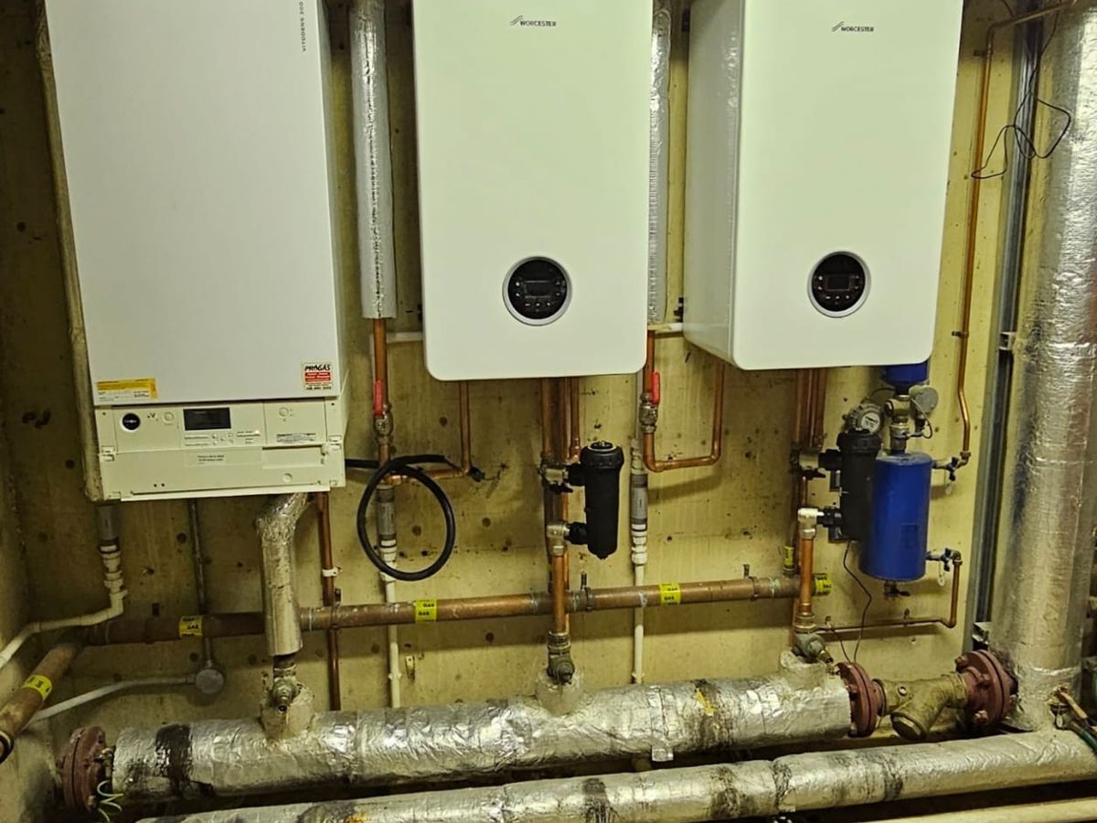 Hot water cylinder installation